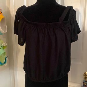 Black cropped shirt✨